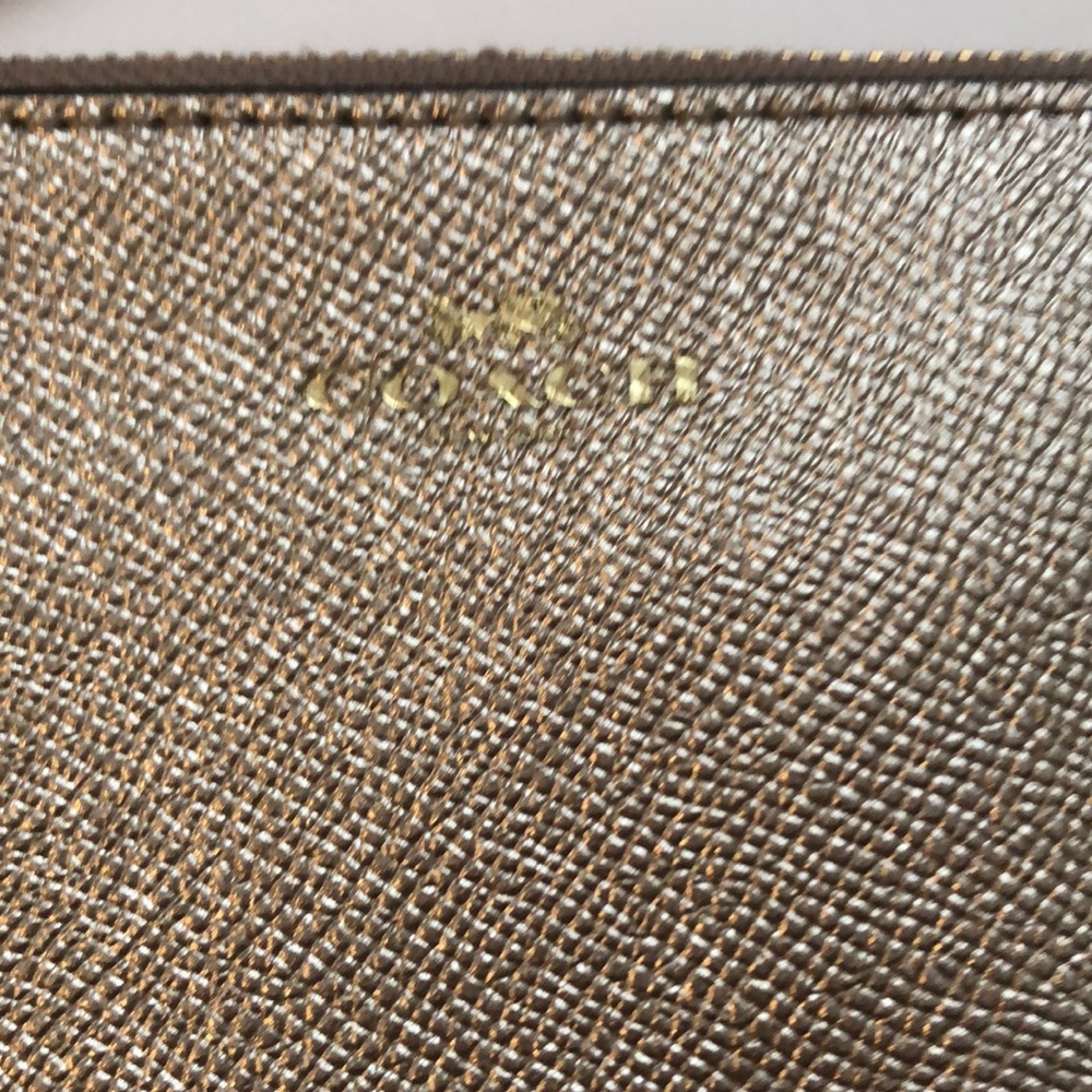 Coach Wristlet Pebble Leather - Picture 4 of 9